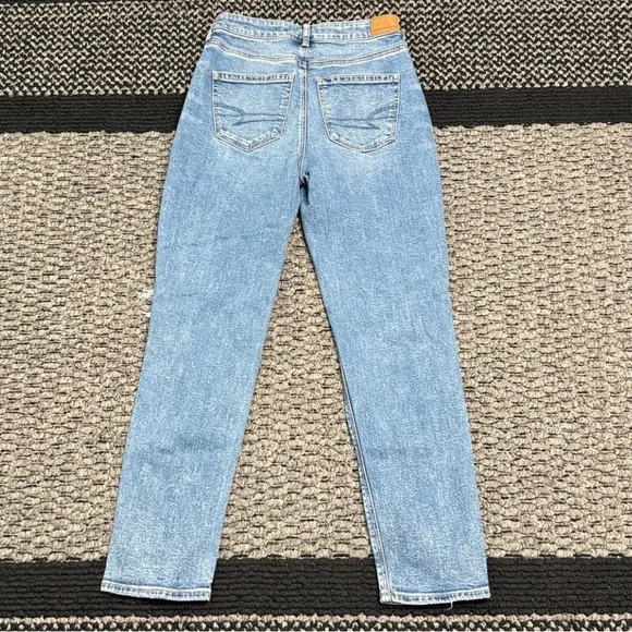 American Eagle Mom Jean Strigid Womens Sz 4 Distressed Thrashed Y2K Casual - Picture 2 of 9